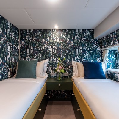 Bansky Yacht 15