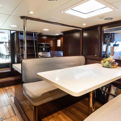 Anemoi Yacht 15