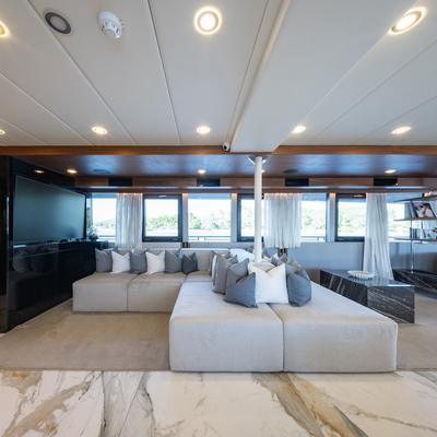 Aeterna Yacht 13