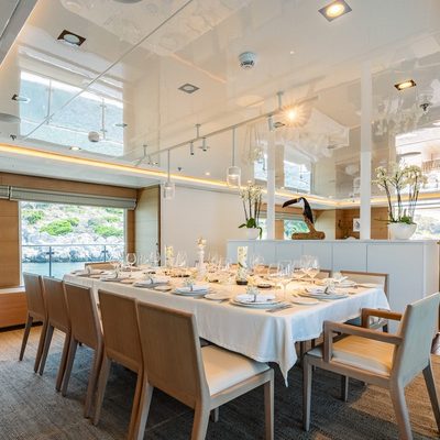 Zia Yacht 15