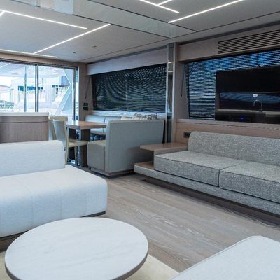 Ascend Yacht 13