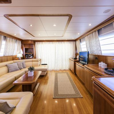 Gorgeous Yacht 11