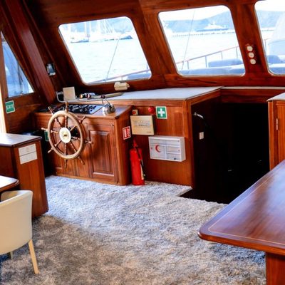Freedom Yacht 11