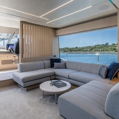Ascend Yacht 14
