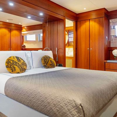 Curiosity Yacht 14