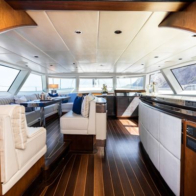 Dakota Yacht 14