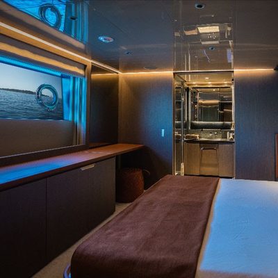 Alvium Yacht 12