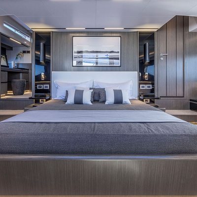 Pearly Spencer Yacht 14