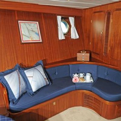 Gacela Yacht 12