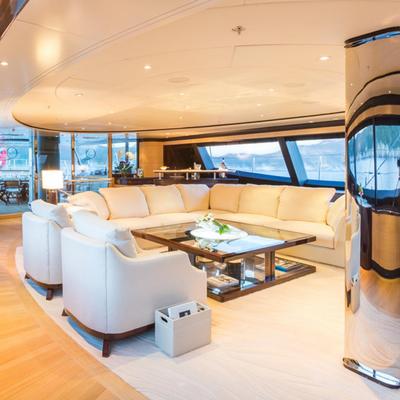 Q Yacht 12