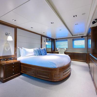 M2 Yacht 14