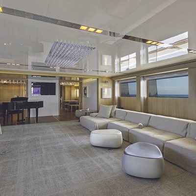 Vicky Yacht 12