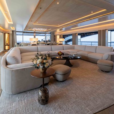 Symmetry Yacht 11