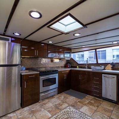 Justine Yacht 14