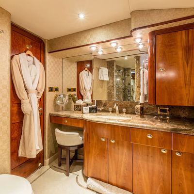 Serengeti Yacht 20