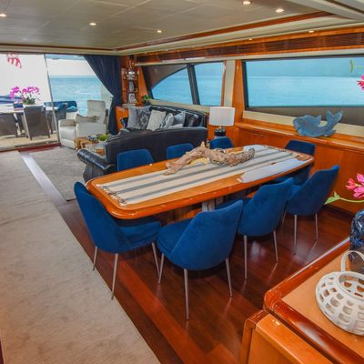 Cinque Mare Yacht 12