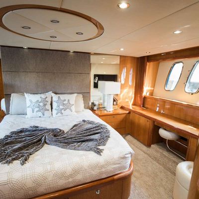 Lion Yacht 13