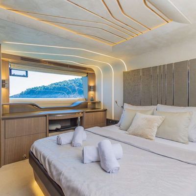 Paradise Yacht 15
