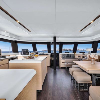 Neow Yacht 11