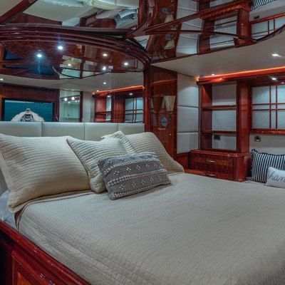 Aphrodite Yacht 11