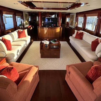 Robin's Nest II Yacht 11