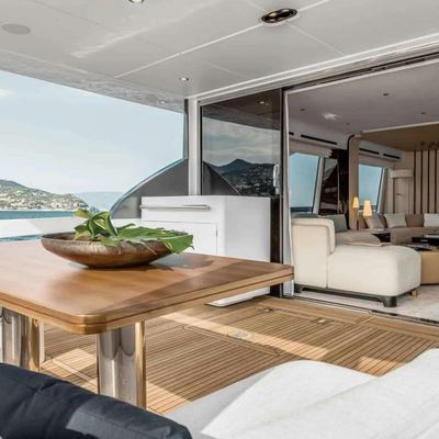 Paradise Pearl Yacht 11