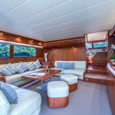 Jantar Yacht 11
