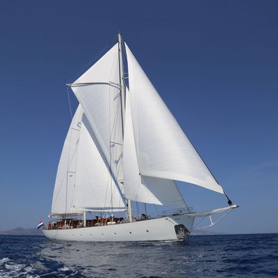 RHEA Yacht Charter Price - Ark Yacht Luxury Yacht Charter