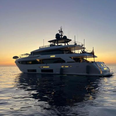 Nomad Yacht 13