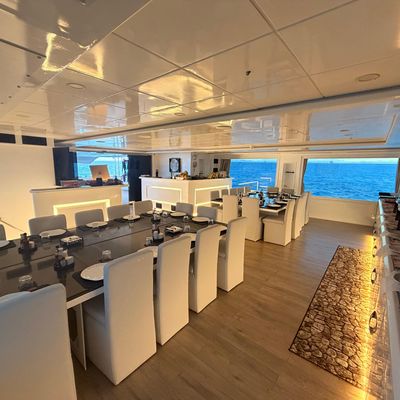 Yachtiano Yacht 12