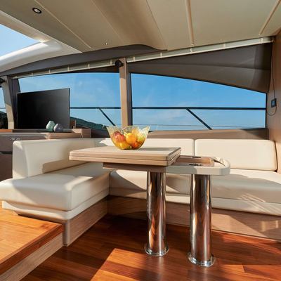 MeSoFa Yacht 11
