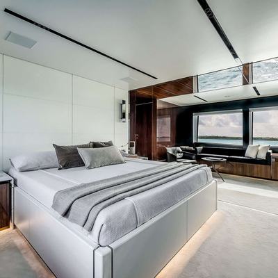 Tasty Waves Yacht 12