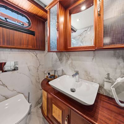 Tosca Yacht 15