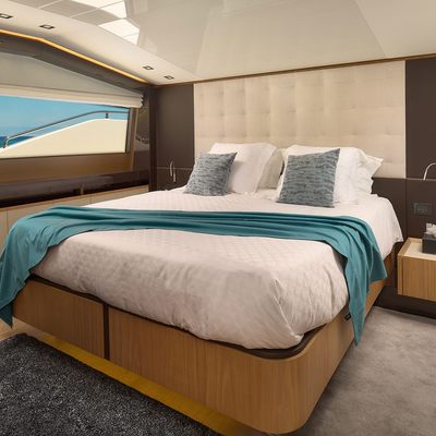 Damari Yacht 15