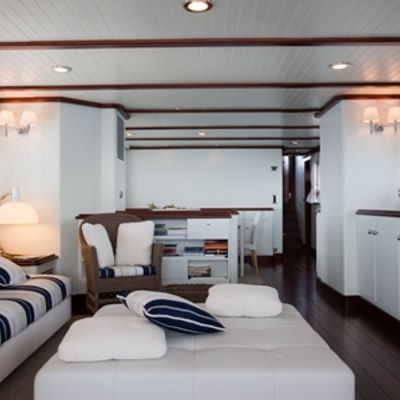 Persuader Yacht 8