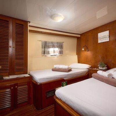 Agora Yacht 12