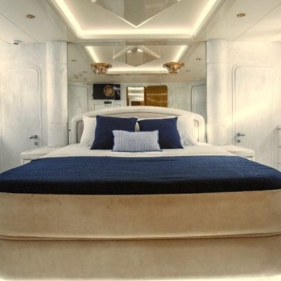 Dream Yacht 8