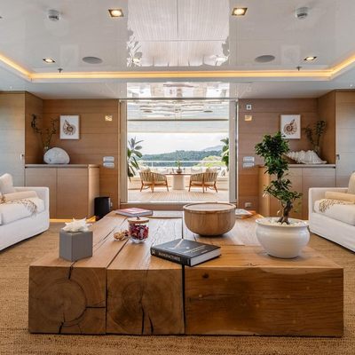 Zia Yacht 11