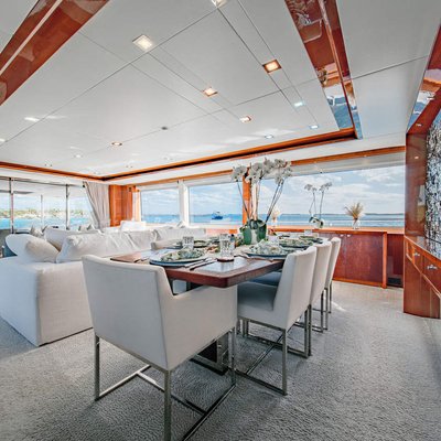 Beachfront II Yacht 15