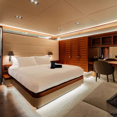 Santorini Yacht 12