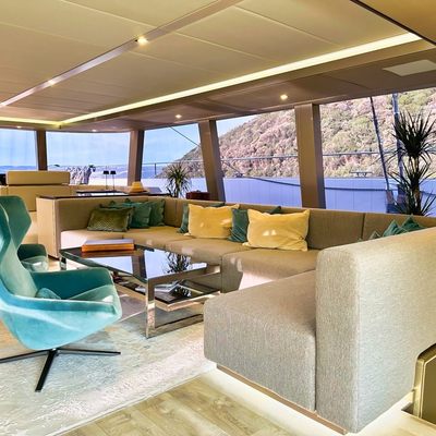 Honeybird Yacht 12