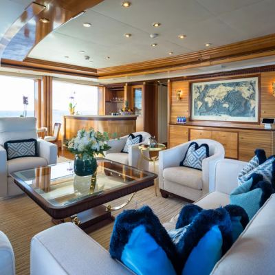 Ludzie Yacht 14