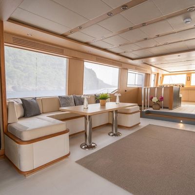 Lavin Yacht 12