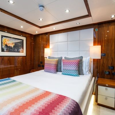 Anya Yacht 14