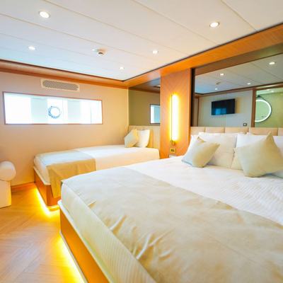 King of The Sea Yacht 15