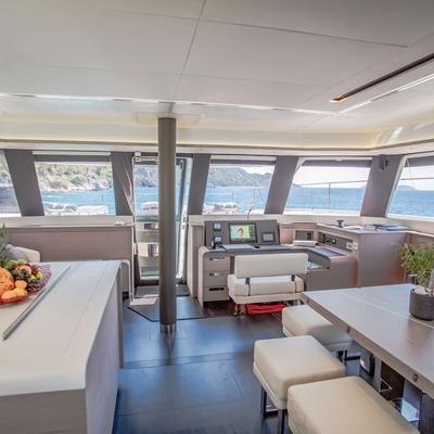 Ariva Yacht 12