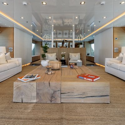 Zia Yacht 12