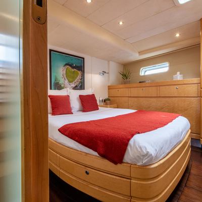 Lady 8 Yacht 14