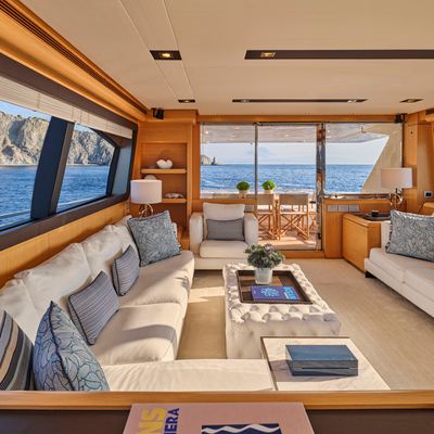 Bon Bon Yacht 12