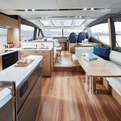 MeSoFa Yacht 13